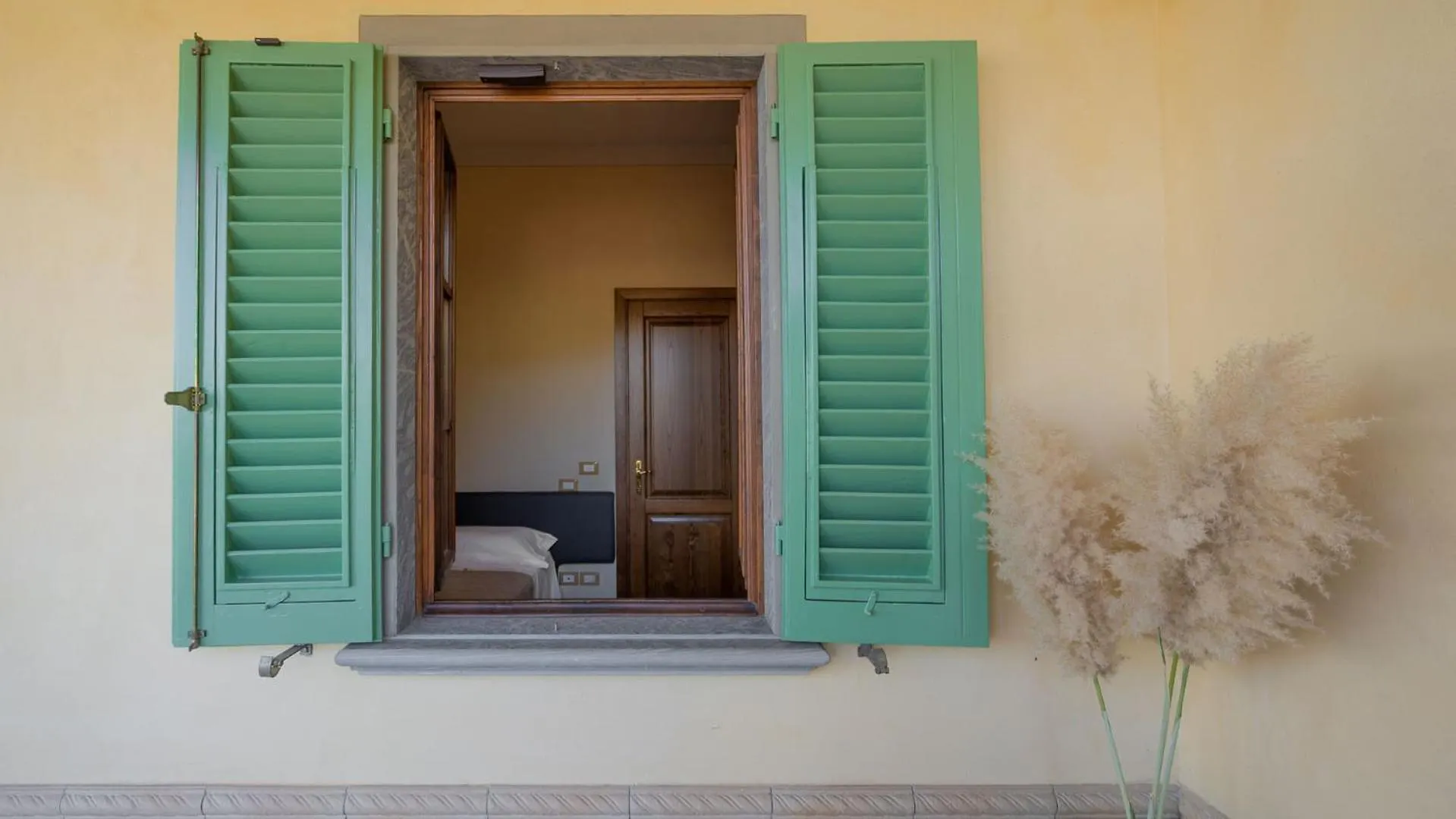 Panoramic Villa Between Lucca And Florence Pescia