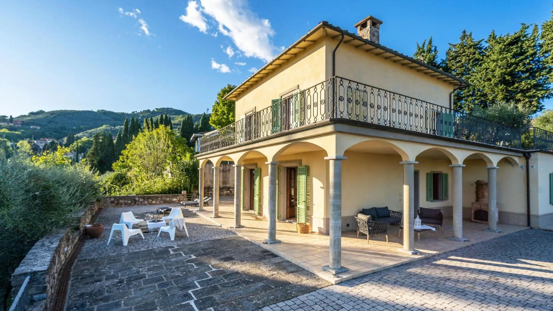 Panoramic Villa Between Lucca And Florence Pescia 0*,