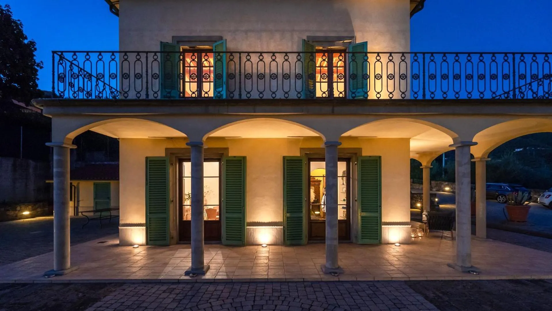 Panoramic Villa Between Lucca And Florence Pescia
